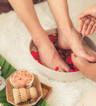1_0001_Facial Combined with Foot Massage