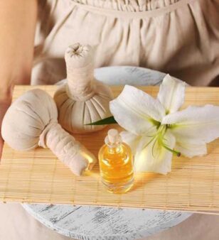 Aromatherapy Massage with Warm Oil